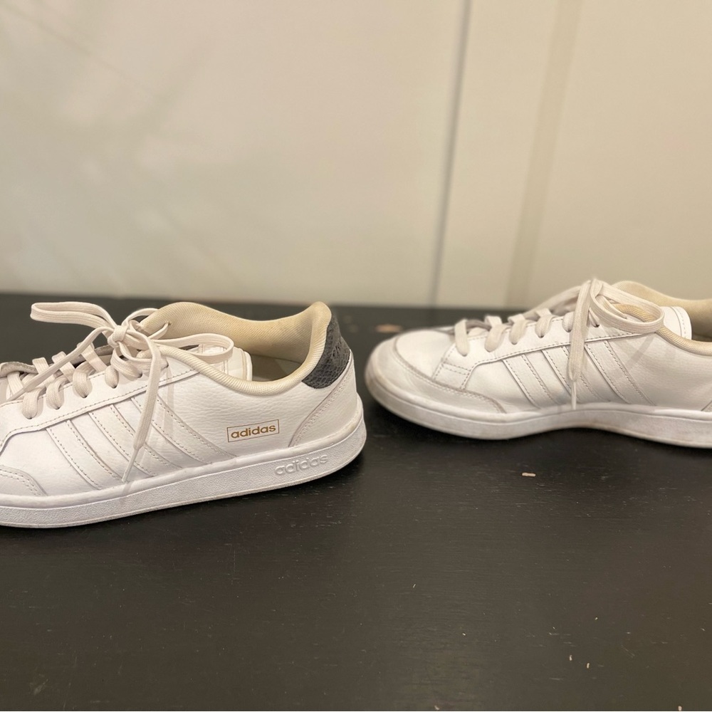 adidas Grand Court SE white lace up sneaker - Picture 4 of 6